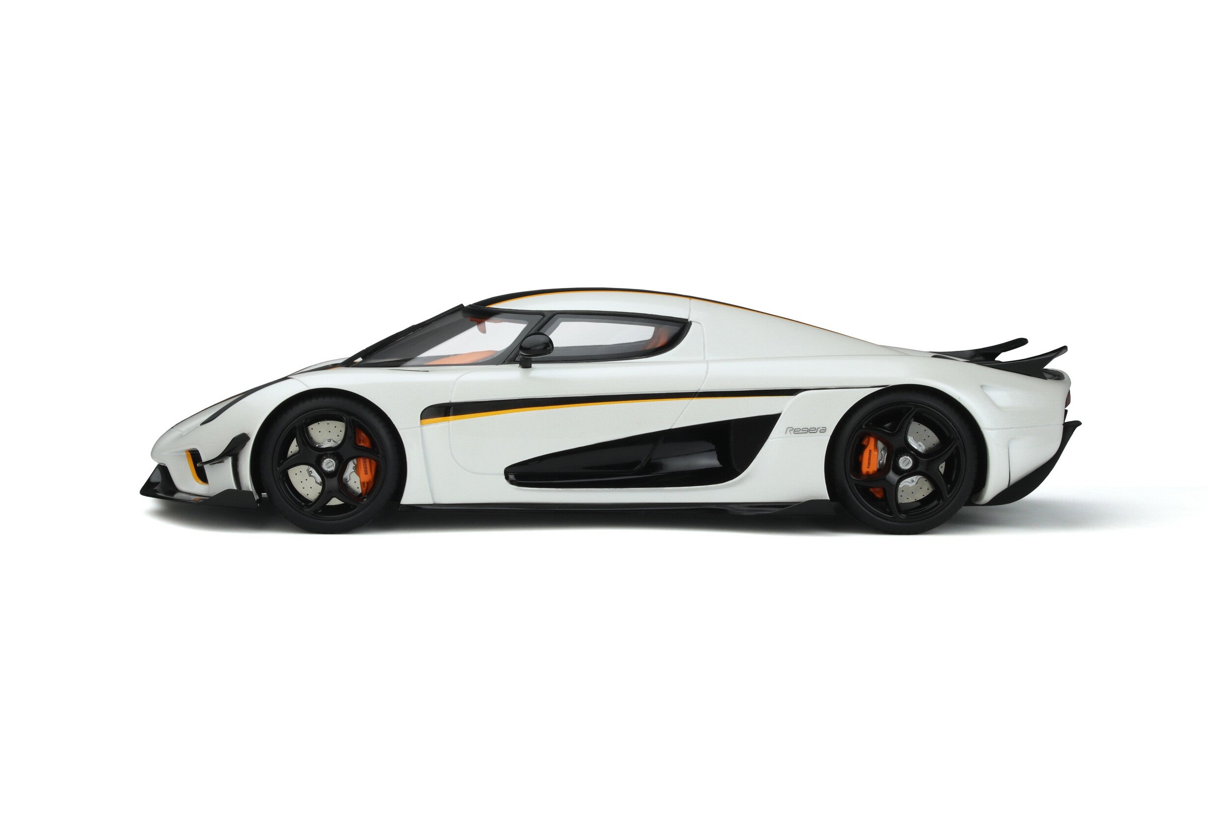 Koenigsegg Regrera Record White 2023 1:18 scale model car - GT Spirit