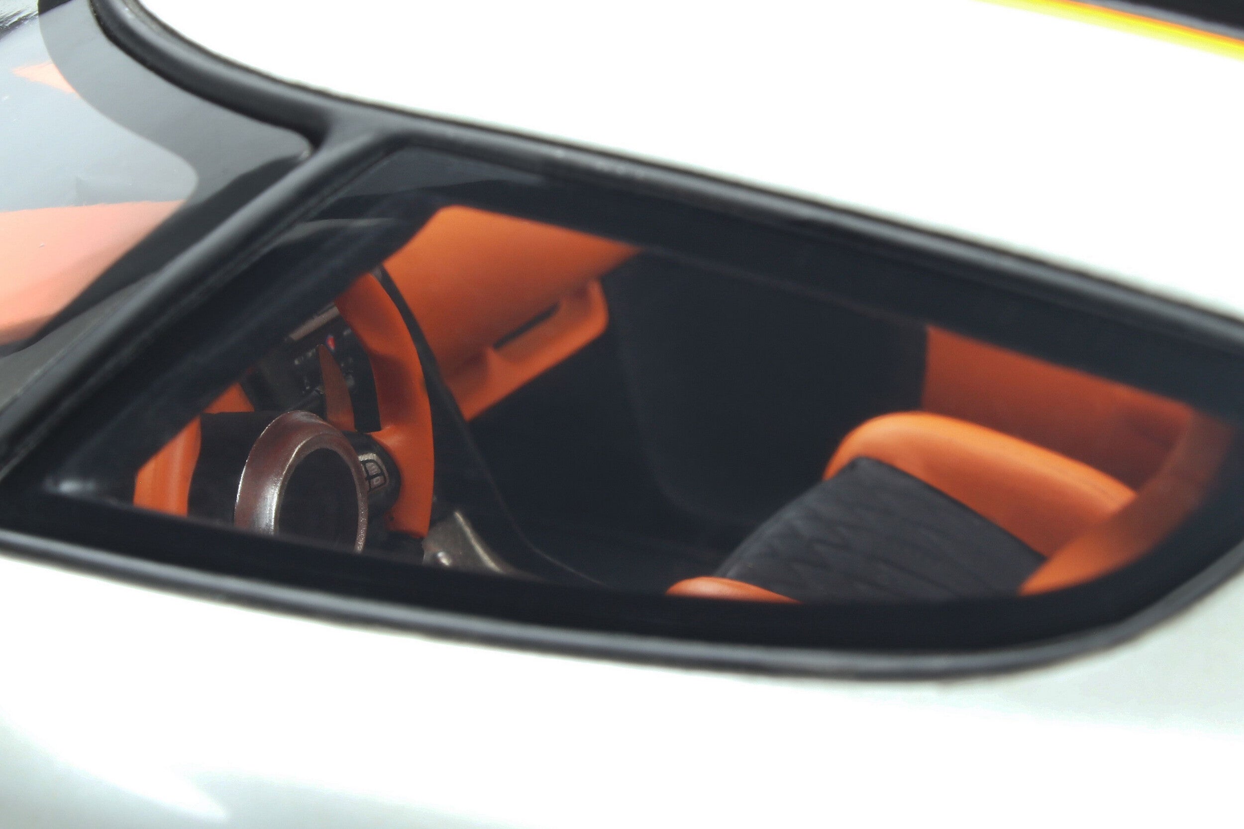 Koenigsegg Regrera Record White 2023 1:18 scale model car - GT Spirit