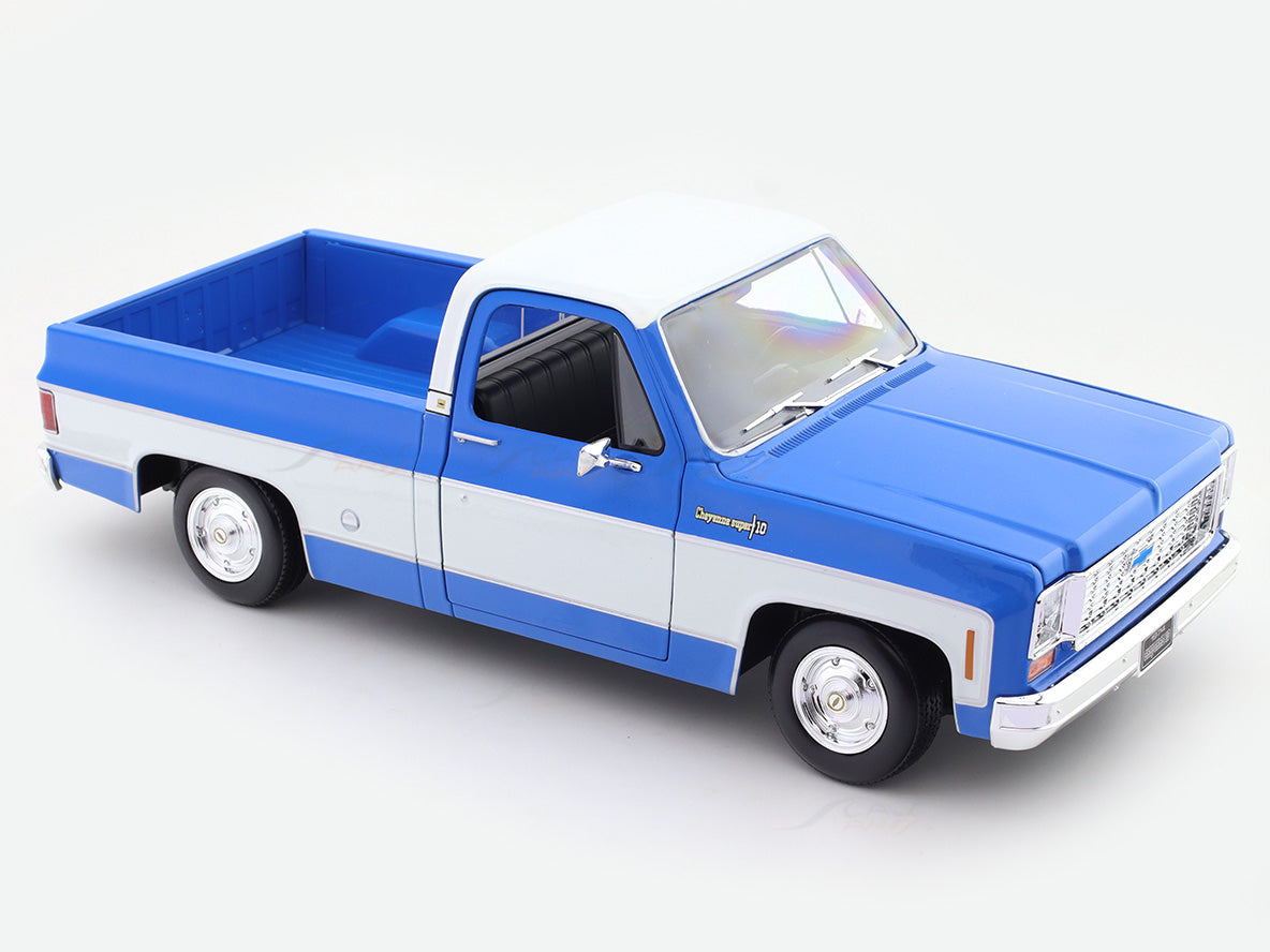 1974 Chevrolet Cheyenne Super C-10 blue 1:18 Maisto licensed diecast scale model collectible