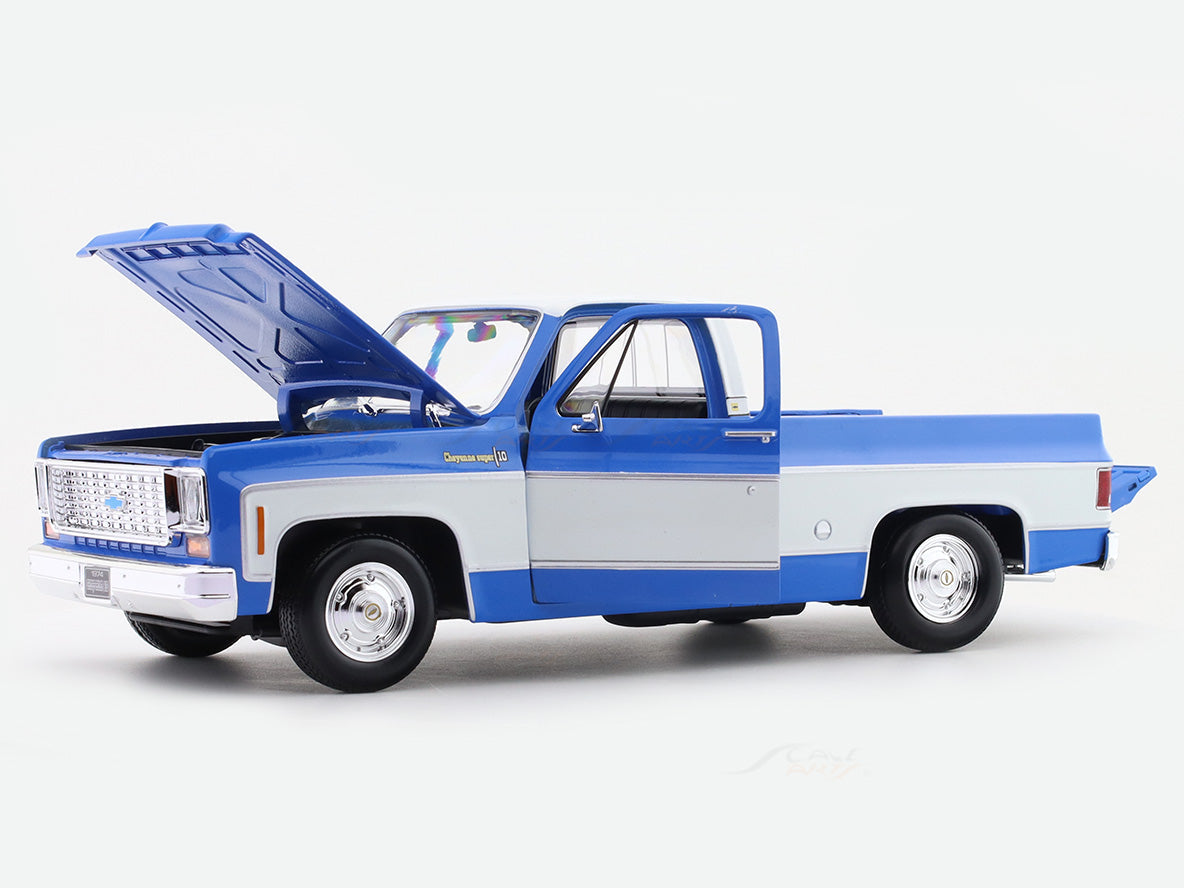1974 Chevrolet Cheyenne Super C-10 blue 1:18 Maisto licensed diecast scale model collectible