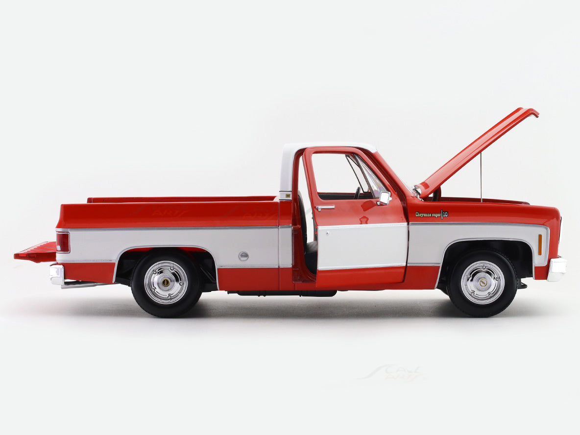 1974 Chevrolet Cheyenne Super C-10 red 1:18 Maisto licensed diecast scale model collectible