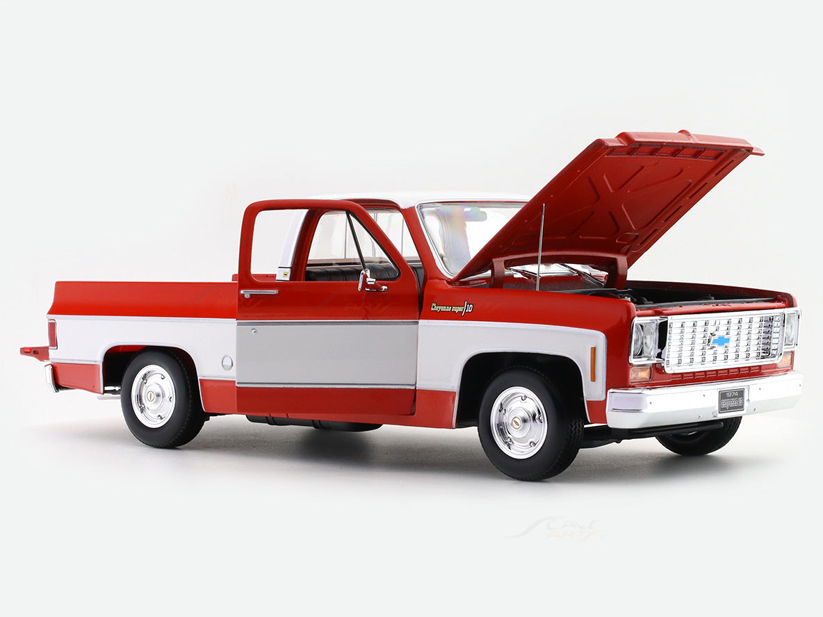 1974 Chevrolet Cheyenne Super C-10 red 1:18 Maisto licensed diecast scale model collectible