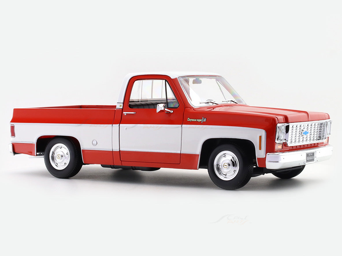 1974 Chevrolet Cheyenne Super C-10 red 1:18 Maisto licensed diecast scale model collectible