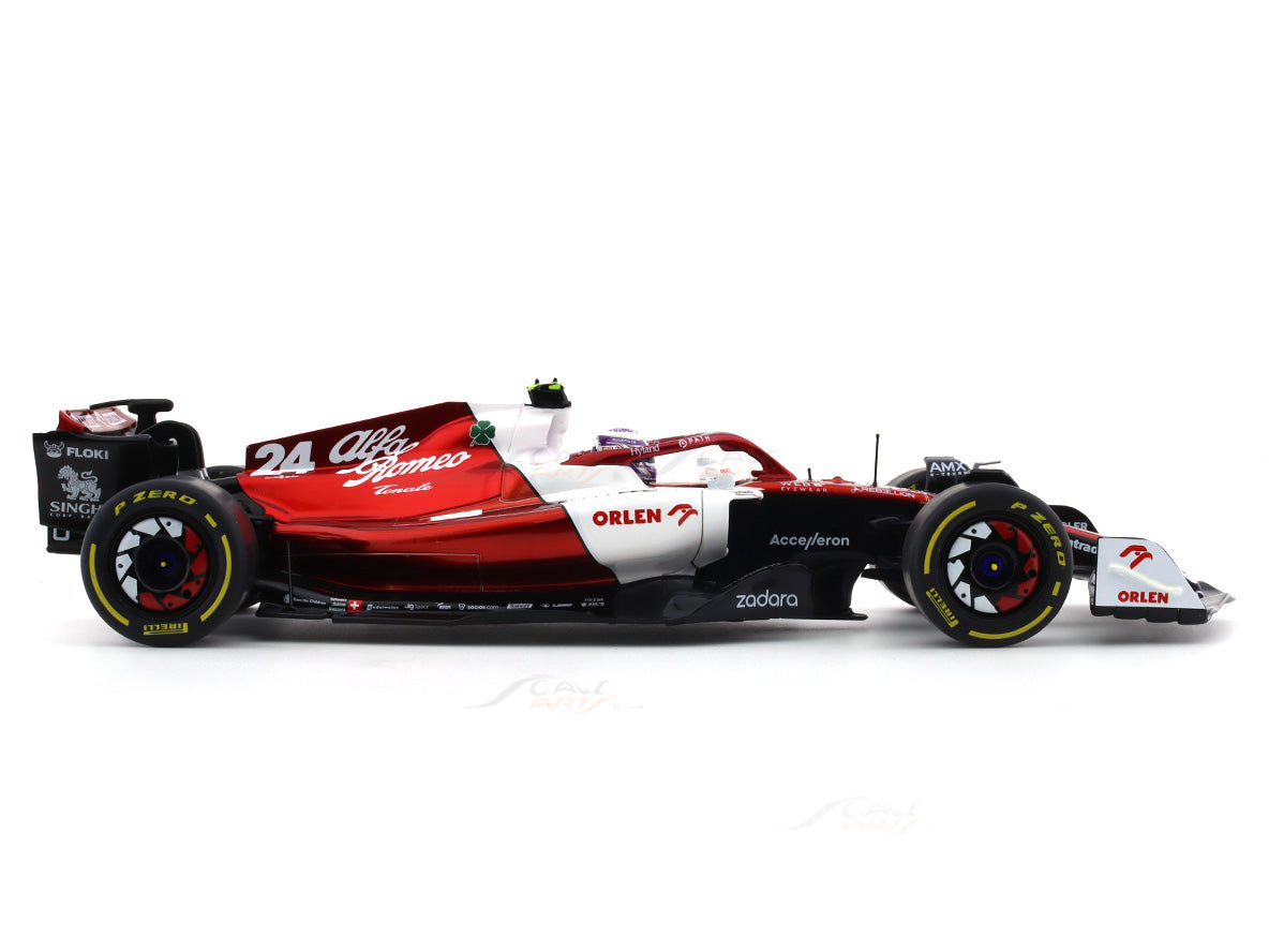 2022 Alfa-Romeo C42 #24 Zhou Guanyu 1:18 diecast scale model car collectible