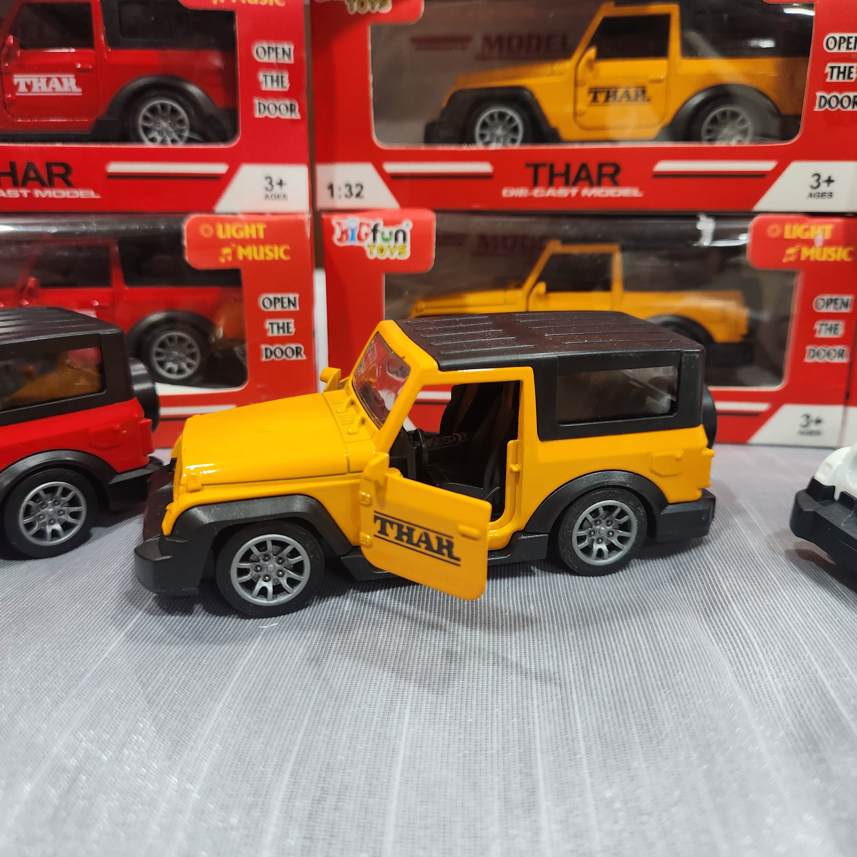 Thar Diecast Car 1:32 (12x4.5 cm) Assorted Colors