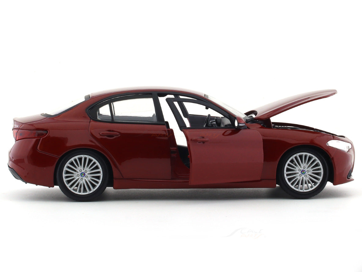 Alfa-Romeo Giulia Red 1:24 Bburago licensed diecast Scale Model car