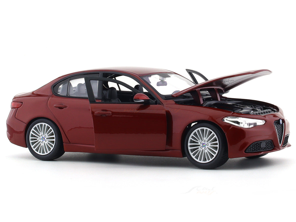 Alfa-Romeo Giulia Red 1:24 Bburago licensed diecast Scale Model car