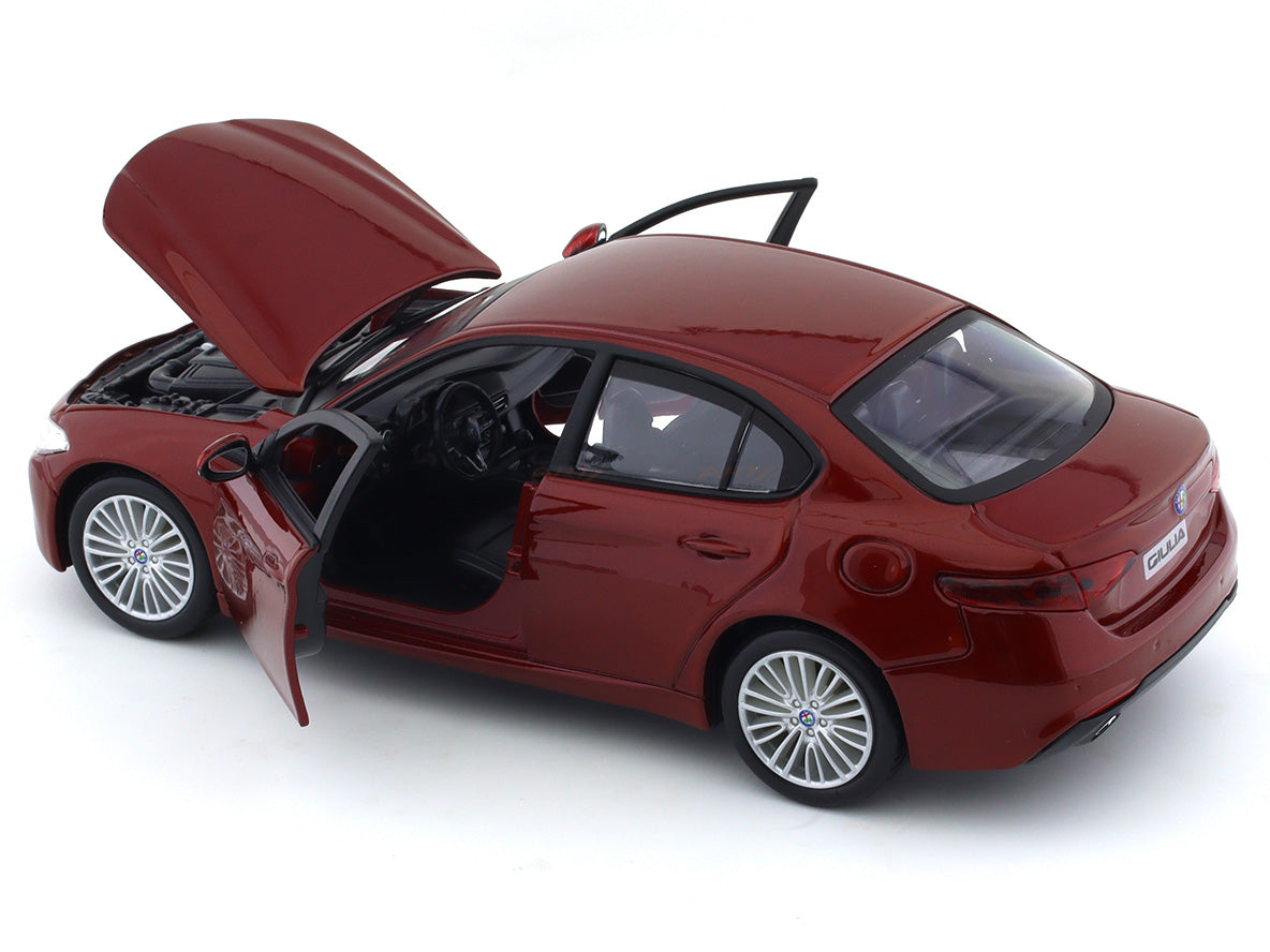 Alfa-Romeo Giulia Red 1:24 Bburago licensed diecast Scale Model car