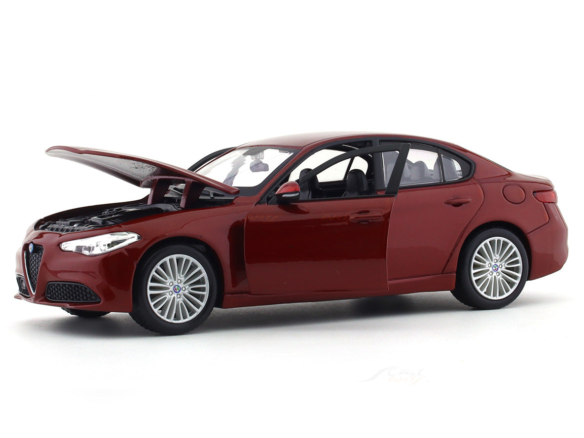 Alfa-Romeo Giulia Red 1:24 Bburago licensed diecast Scale Model car