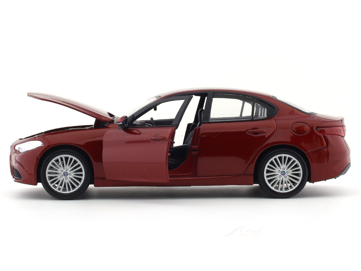 Alfa-Romeo Giulia Red 1:24 Bburago licensed diecast Scale Model car