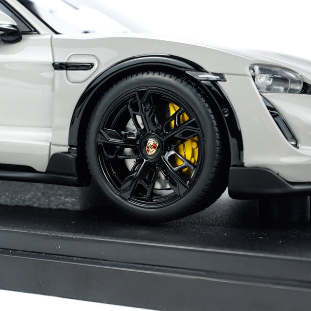 Porsche Taycan Turbo S Cross Turismo 1:18 Resin scale model car - GT Spirit