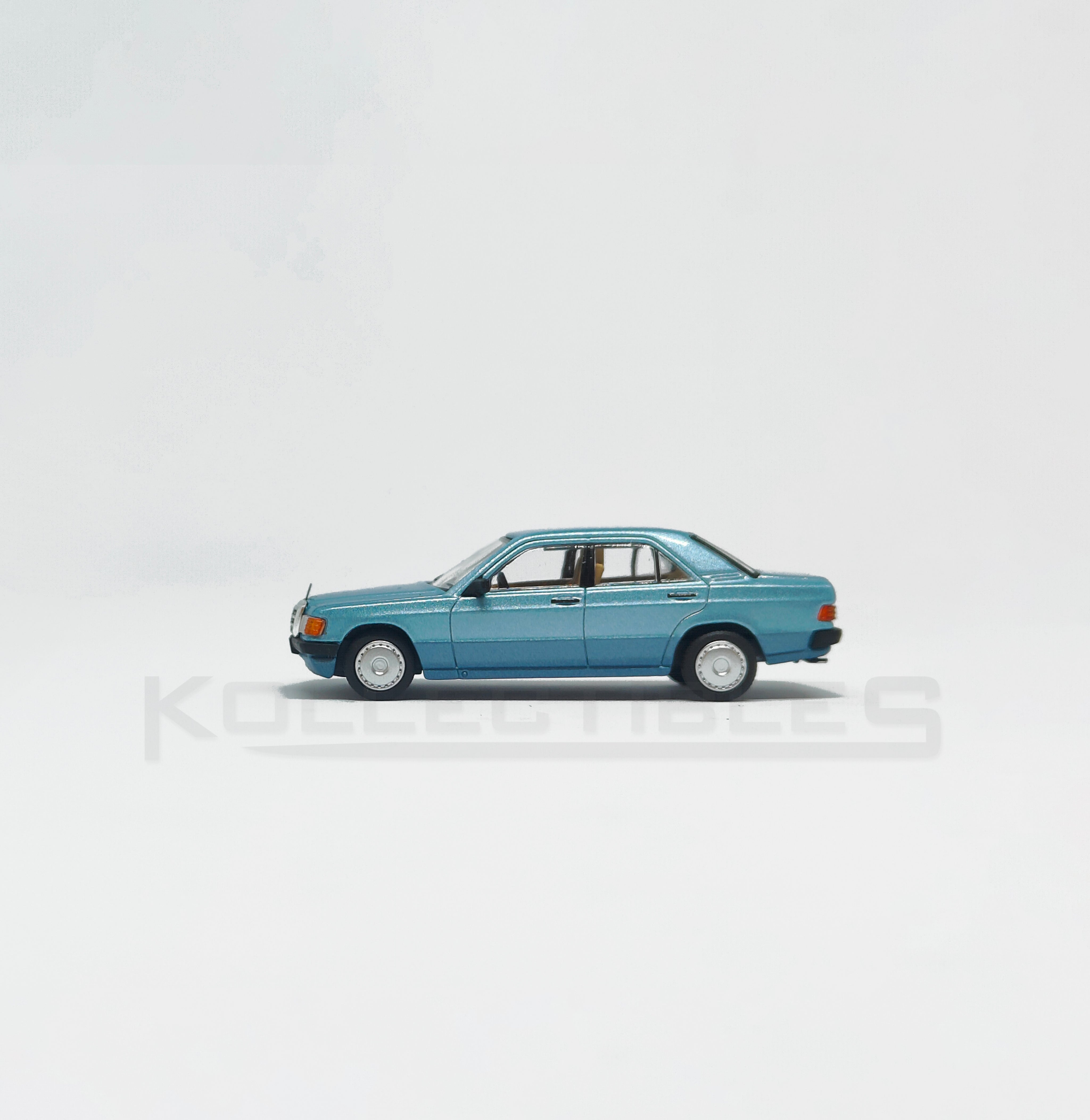 Mercedes Benz 190E Blue 1:64 scale model cars - Xcartoys x Poprace