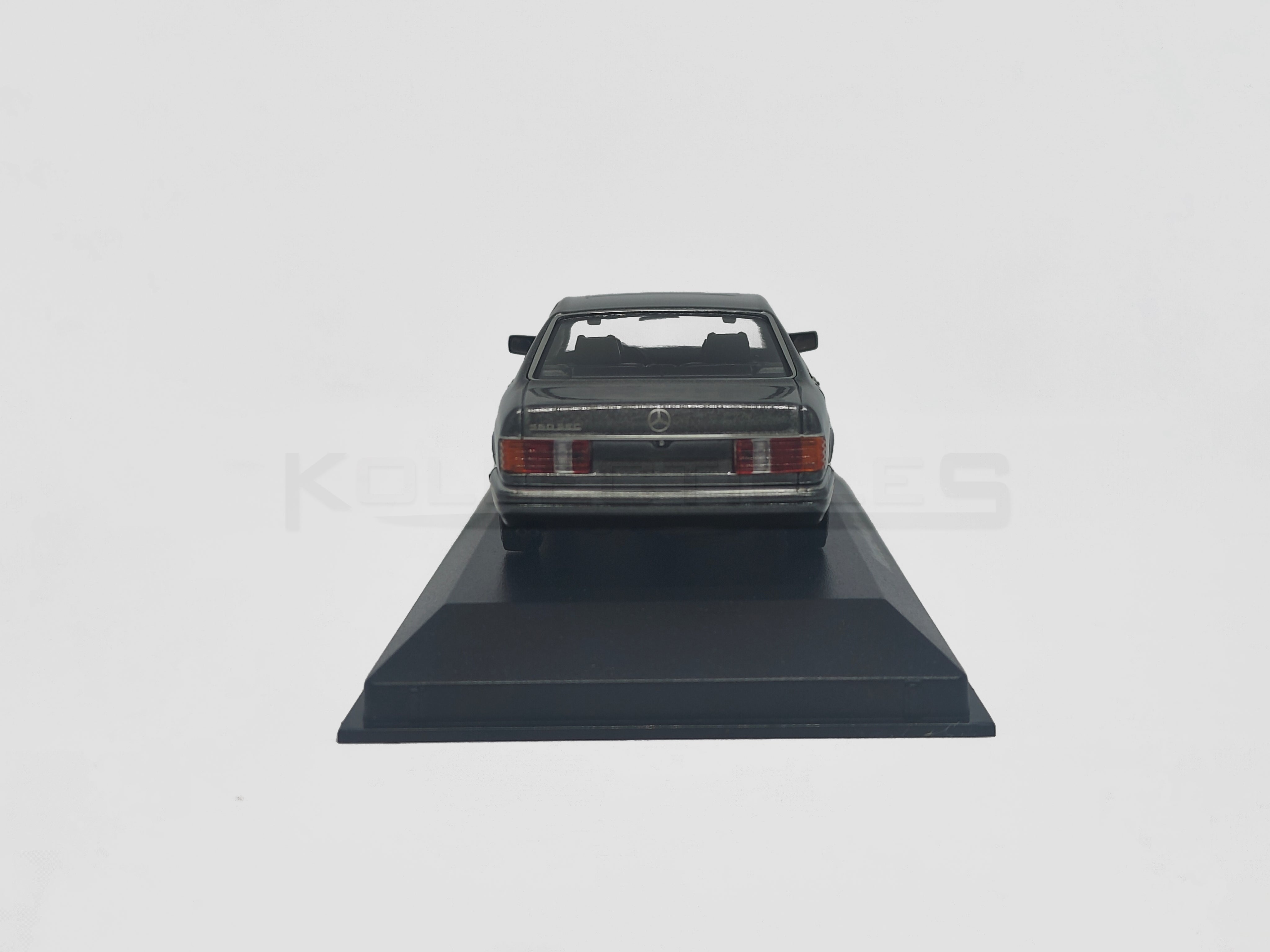 Mercedes Benz 560 SEC C126 1980 Grey Met 1:43 scale model car - Minichamps