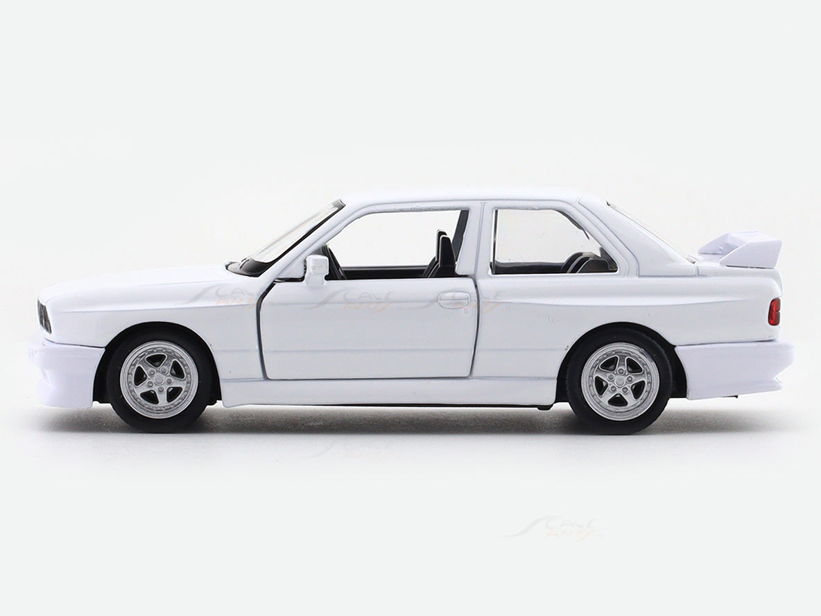 BMW M3 E30 White 1:33-42 RMZ City licensed pull back car scale model