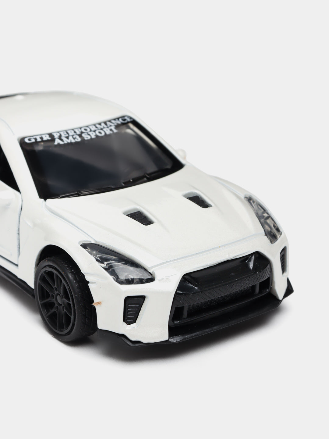 Nissan GTR R35 1:43 diecast car