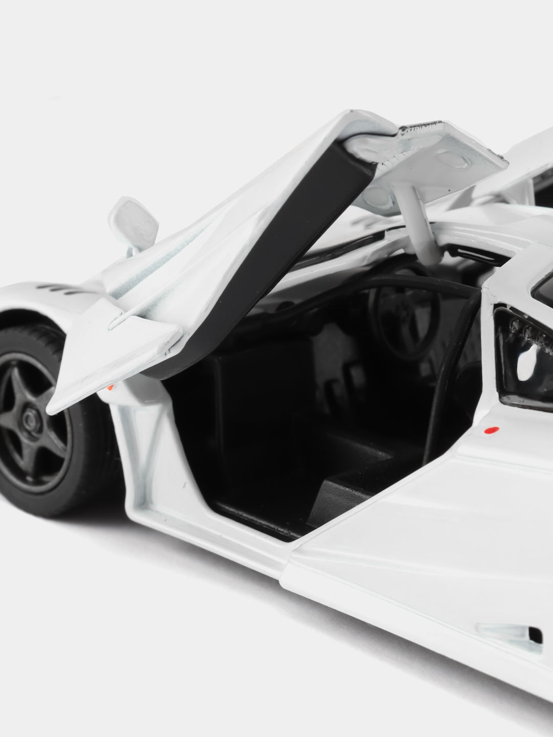 Metal inertial car 1995 McLaren F1 GTR KT5411D 1:34 Scale Model