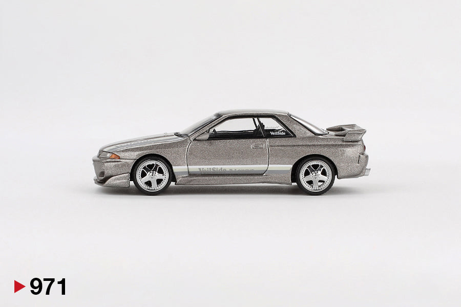 Nissan Skyline GT-R (R32) Veilside Combat C-I Veilside Combat Grey 1:64 scale model car - Mini GT