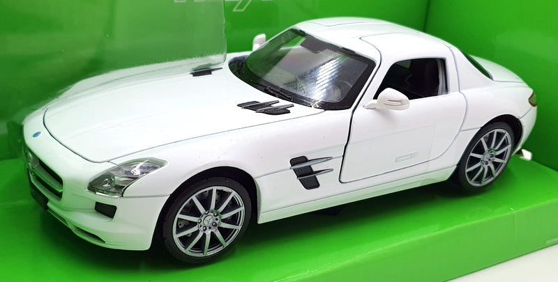 Mercedes Benz SLS AMG White Licensed Welly 1:24 Diecast Scale Model