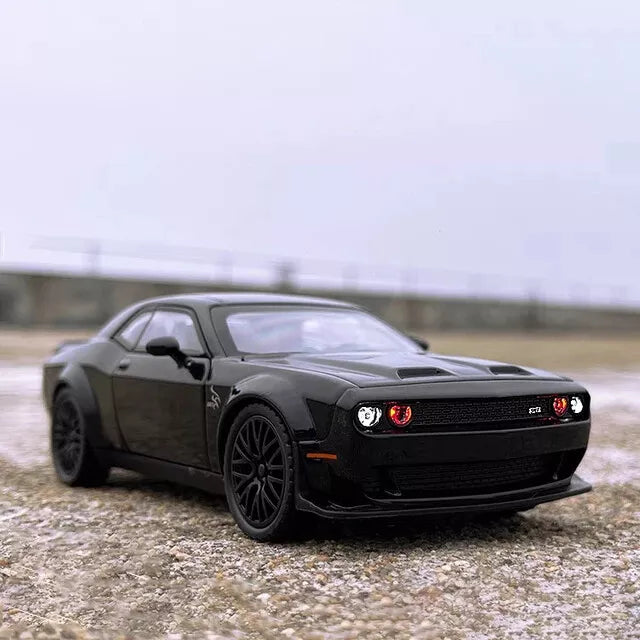 Dodge Challenger SRT Metal Diecast Car 1:32 (15x6 cm)